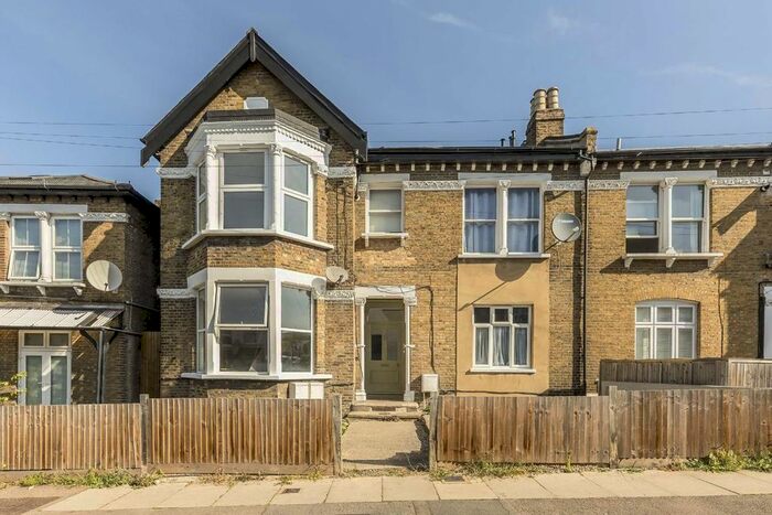 2 Bedroom Flat To Rent In George Lane, London, SE13