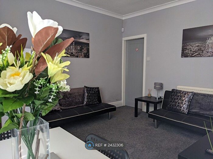 3 Bedroom Terraced House To Rent In Stanton Street, Manchester, M11