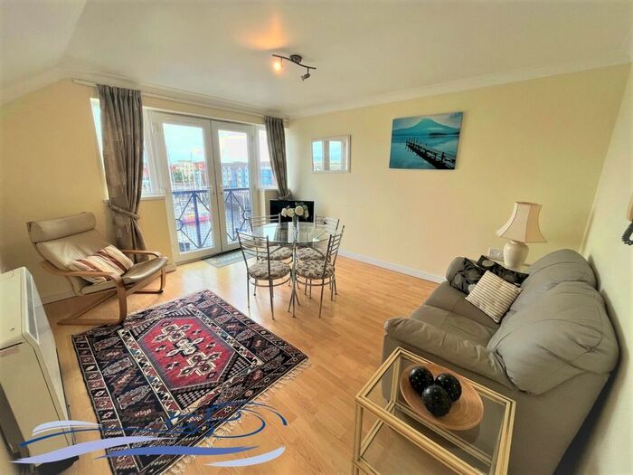 2 Bedroom Flat To Rent In Weavers House, Swansea, SA1