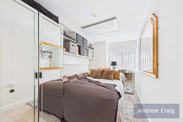 2 Bedroom Apartment For Sale In , The Bar, St. James Gate, NE1