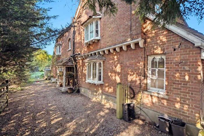 5 Bedroom Detached House To Rent In Farnham Lane, Farnham Royal, SL2