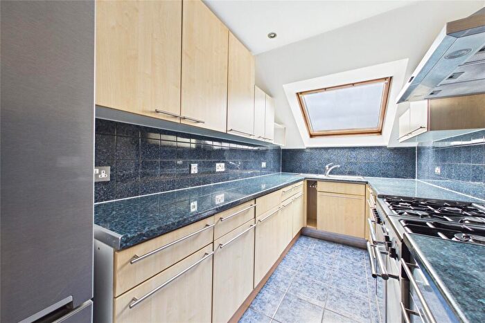 2 Bedroom Maisonette To Rent In Reading Road, Winnersh, Wokingham, Berkshire, RG41