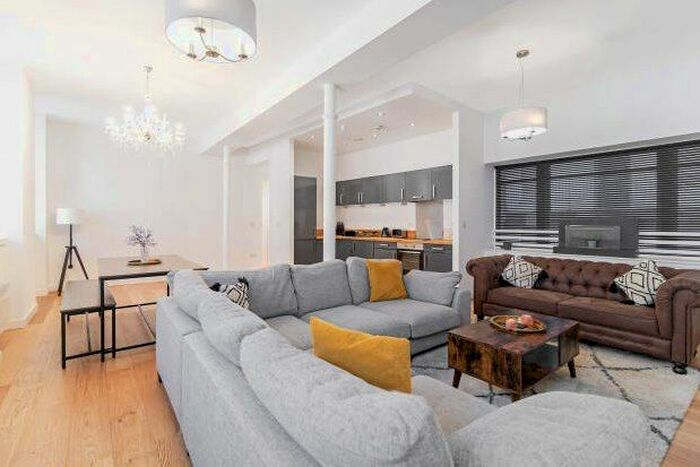 3 Bedroom Flat To Rent In Mitchell Street, Glasgow, G1