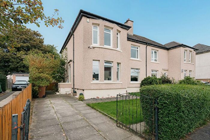 3 Bedroom Flat For Sale In Locksley Avenue, Glasgow, G13