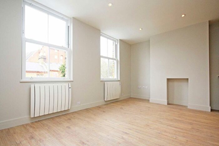 3 Bedroom Flat To Rent In Medfield Street, Putney, SW15