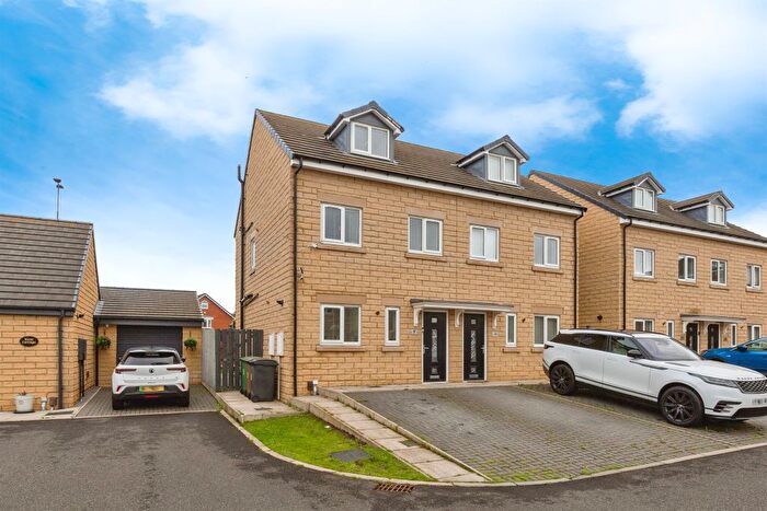 3 Bedroom Semi-Detached House For Sale In St. Teresas Close, Hartlepool, TS25