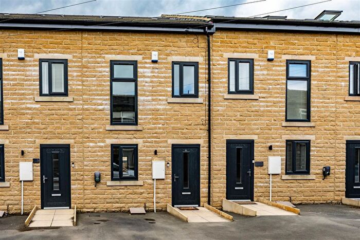 4 Bedroom Terraced House For Sale In Commercial Street, Queensbury, Bradford, BD13