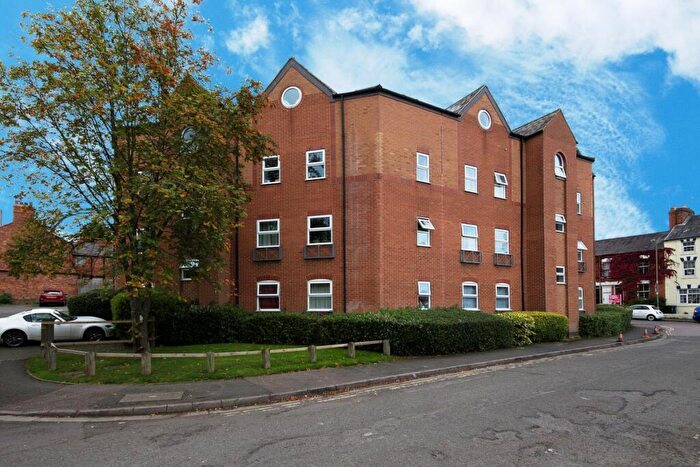 2 Bedroom Flat To Rent In Ashby Court, Banbury, OX16