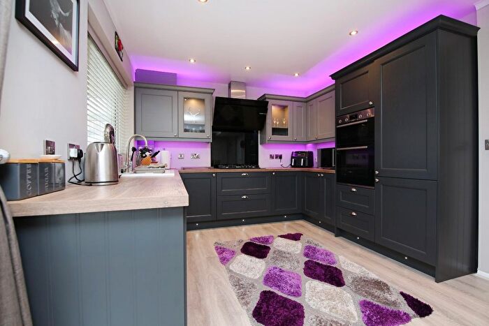 5 Bedroom Detached House For Sale In Sandpiper Drive, Uttoxeter, ST14