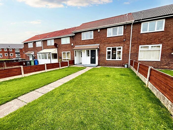 3 Bedroom Terraced House For Sale In Broadhead Walk, Whitefield, M45