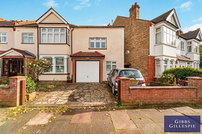 Studio To Rent In Mervyn Road, London, W13