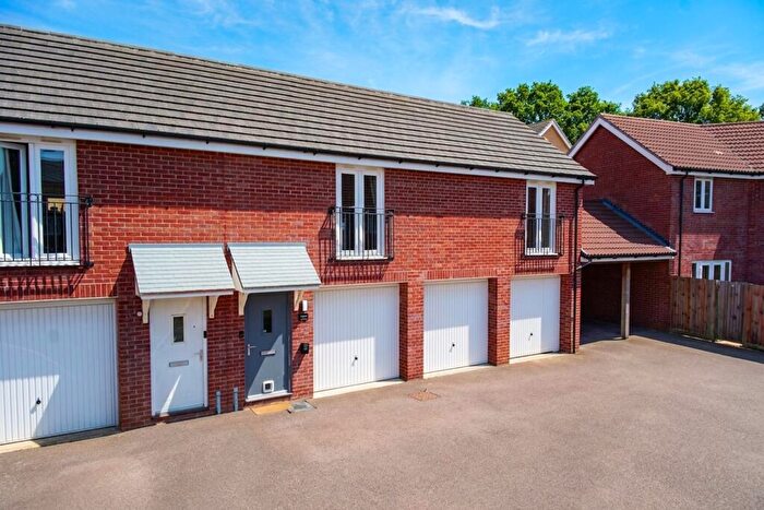 2 Bedroom Coach House For Sale In Falcon Crescent, Queens Hills, Norwich, NR8