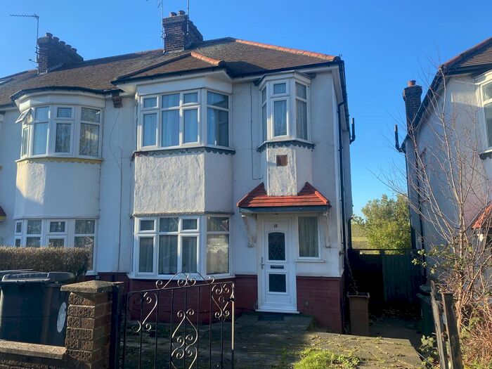 3 Bedroom End Of Terrace House To Rent In Waltham Way, London E4