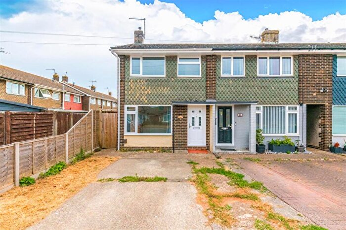 2 Bedroom End Of Terrace House To Rent In Garden Close, Sompting, Lancing, BN15