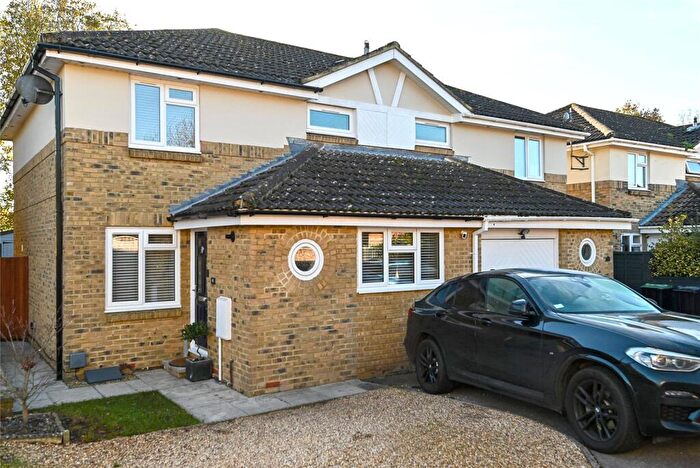 3 Bedroom Semi Detached House For Sale In Deer Park Close, New Milton, Hampshire, BH25