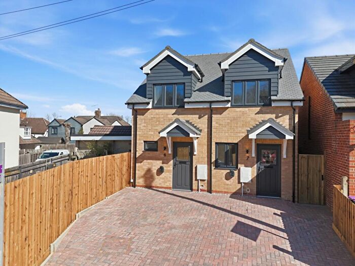 1 Bedroom Semi Detached House For Sale In Cooks Way, Hitchin, SG4