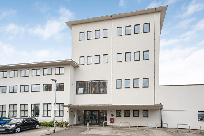 2 Bedroom Flat For Sale In Griffin Place, Welwyn Garden City, Herts, AL7