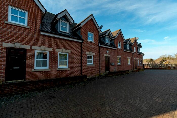 2 Bedroom Flat To Rent In The Old Maltings, Lenborough Road, Station Terrace, Buckingham, MK18