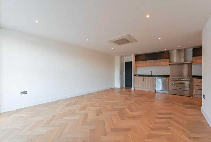 1 Bedroom Flat For Sale In Oak House, Bethnal Green, London, E2