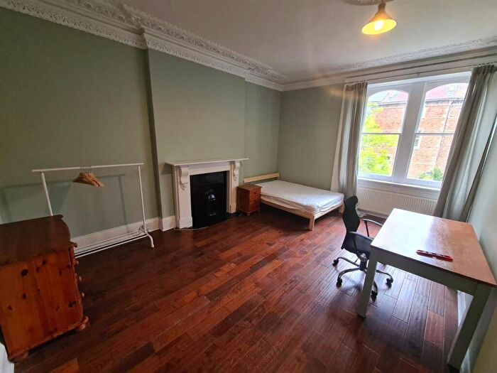 2 Bedroom Flat To Rent In Elliston Road, Redland, BS6