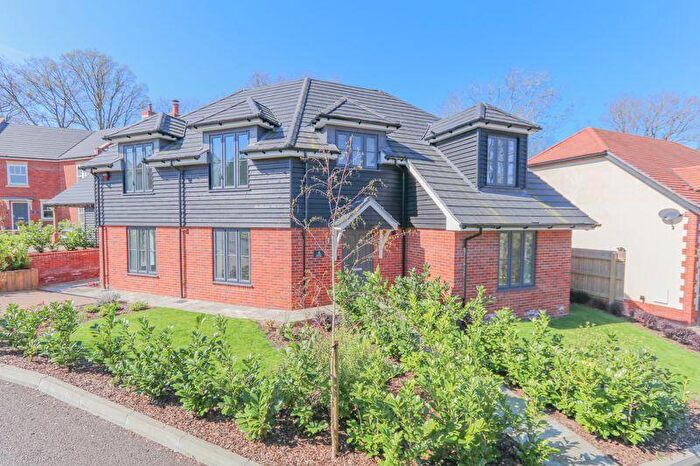 4 Bedroom Detached House For Sale In Lady Bettys Drive, Whiteley, PO15
