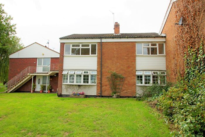 2 Bedroom Flat To Rent In Broadfield Close, West Bromwich, West Midlands, B71