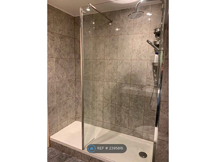 2 Bedroom Flat To Rent In Campania Building, London, E1W