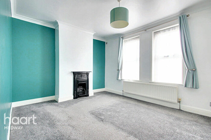 3 Bedroom End Of Terrace House For Sale In Mill Road, Rochester, ME2