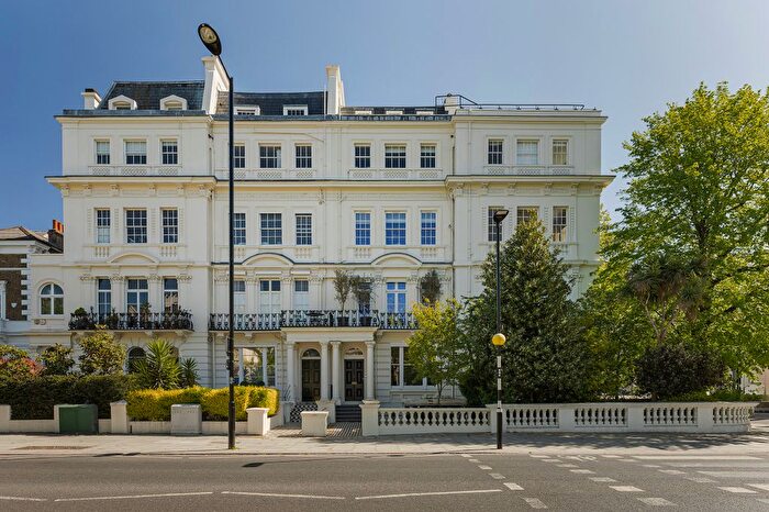 2 Bedroom Flat For Sale In Ladbroke Grove, Notting Hill, London, W11