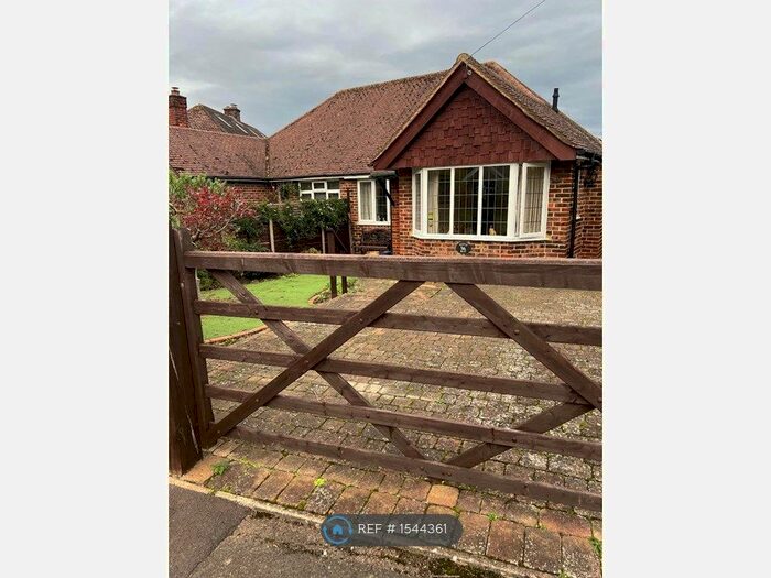 2 Bedroom Bungalow To Rent In Saffron Platt, Guildford, GU2