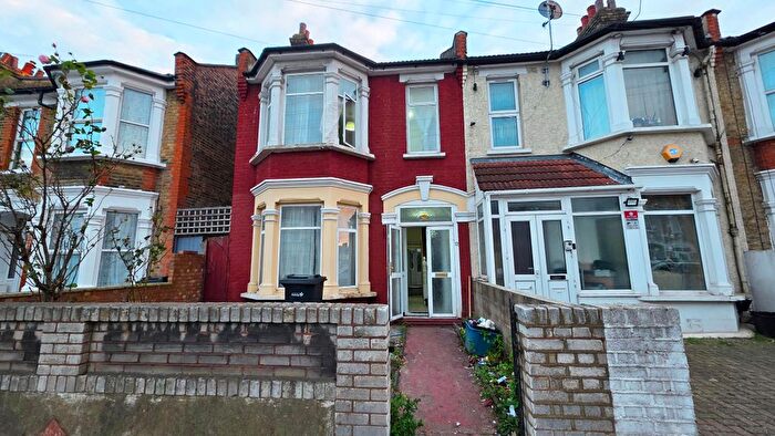 4 Bedroom Terraced House To Rent In Eton Road, Ilford, IG1