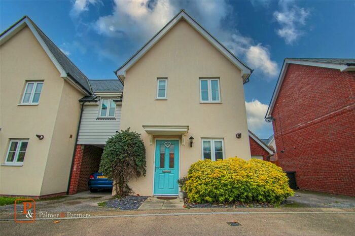 3 Bedroom Link Detached House To Rent In Corunna Drive, Colchester, Essex, CO2