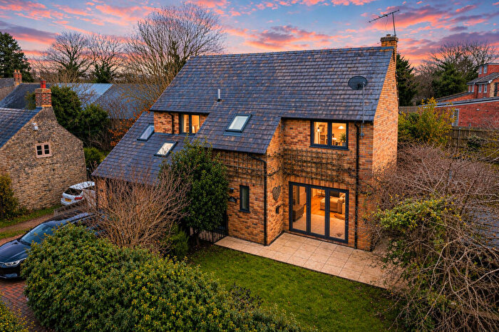 4 Bedroom Detached House For Sale In Church Road, Piddington, Northampton, Northamptonshire, NN7