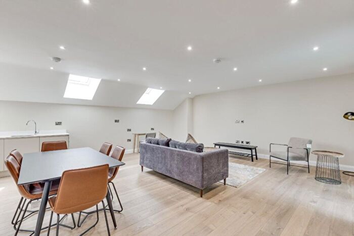 2 Bedroom Apartment To Rent In Purley Avenue, Cricklewood, London, NW2