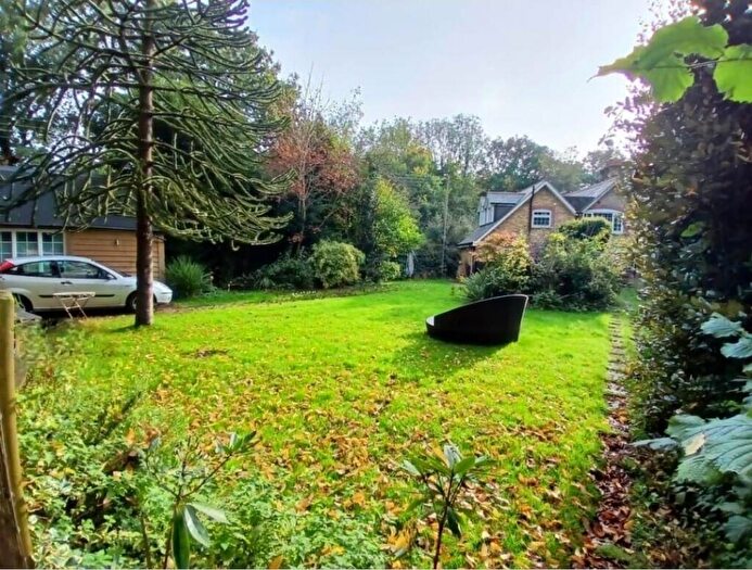 3 Bedroom Semi Detached House For Sale In Harvel Road, Meopham, Gravesend, DA13