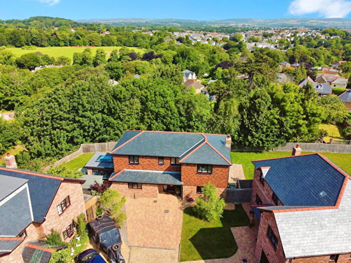 4 Bedroom Detached House For Sale In Woodlands, Luccombe., PO37