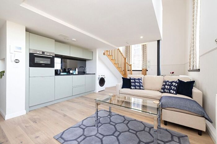 1 Bedroom Flat To Rent In Flat, Mcdonald Road, Broughton, Edinburgh, EH7