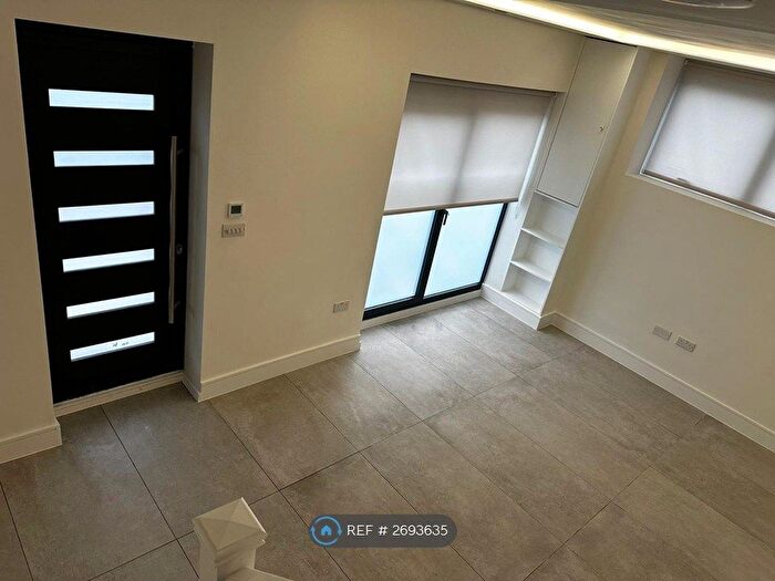 2 Bedroom End Terrace House To Rent In Mattison Road, London, N4