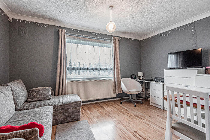 1 Bedroom Flat To Rent In Braemar Gardens, Slough, SL1