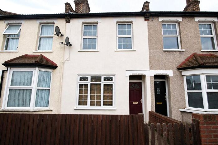 2 Bedroom Terraced House To Rent In Bensham Lane, Thornton Heath, CR7
