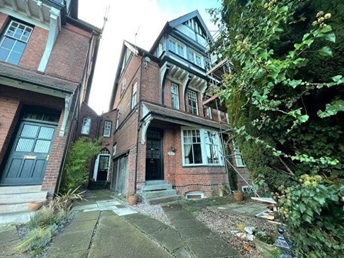 Flat To Rent In Stoneygate Road, Leicester, LE2