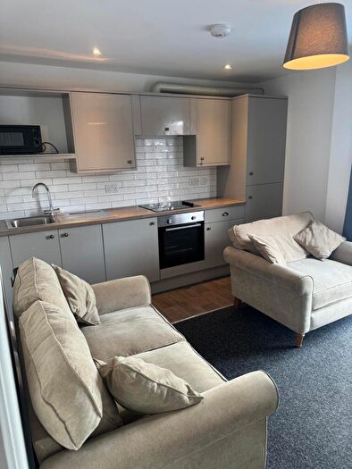 1 Bedroom Flat To Rent In Ensuite // High Street // Bed Apartment // July, LN5