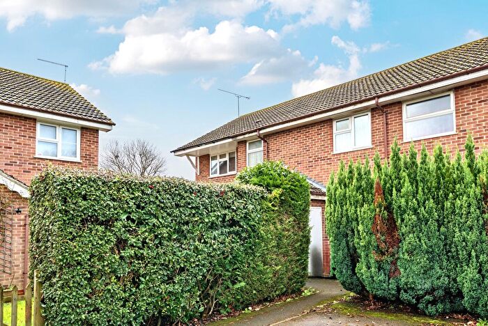 1 Bedroom Maisonette For Sale In Vernon Close, Ottershaw, Chertsey, KT16