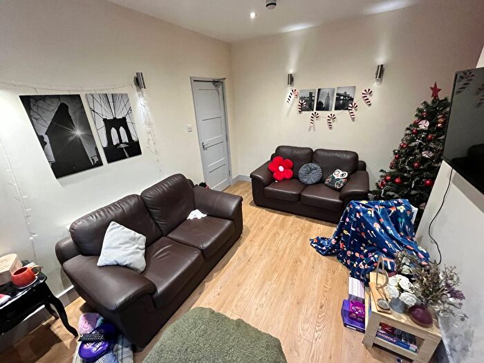 5 Bedroom Property To Rent In Headingley Mount, Leeds, West Yorkshire, LS6