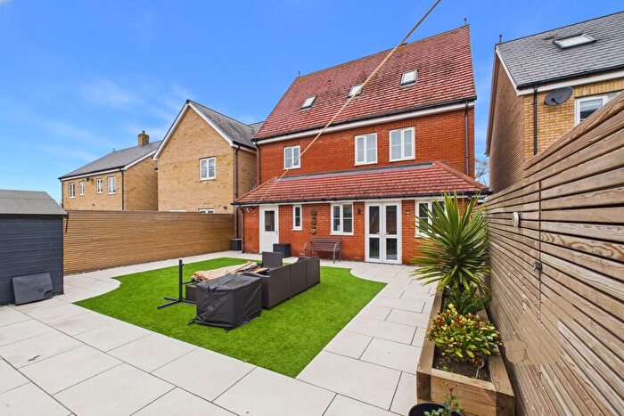 5 Bedroom Detached House For Sale In Ipswich Road, Colchester, CO4