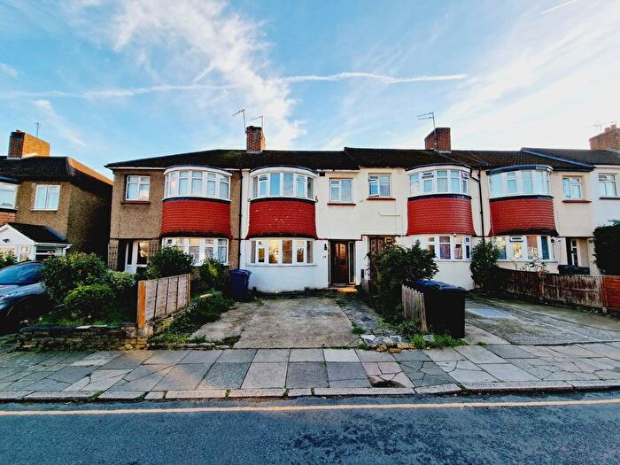4 Bedroom Terraced House To Rent In Blackmore Avenue, Southall, UB1