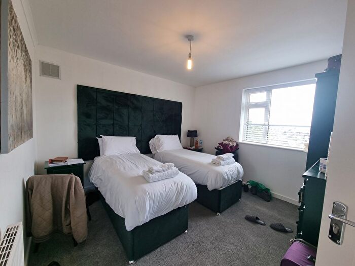 4 Bedroom Flat To Rent In Gainsborough Square, Bristol, BS7