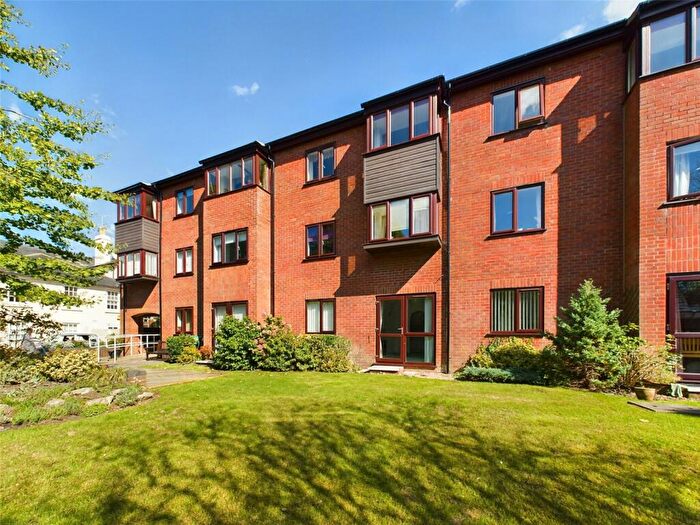 1 Bedroom Apartment For Sale In Purewell, Christchurch, Dorset, BH23