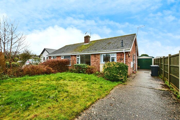 2 Bedroom Semi-Detached Bungalow For Sale In Elm Crescent, Burgh Le Marsh, Skegness, PE24