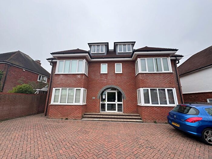1 Bedroom Flat For Sale In Aldershot Road, Guildford, GU2